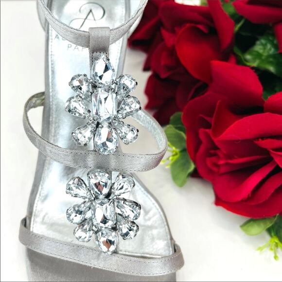 Adrianna Papell Daphne Stiletto Sandal Size 6 Silver Satin & Leather Embellished - Picture 10 of 16